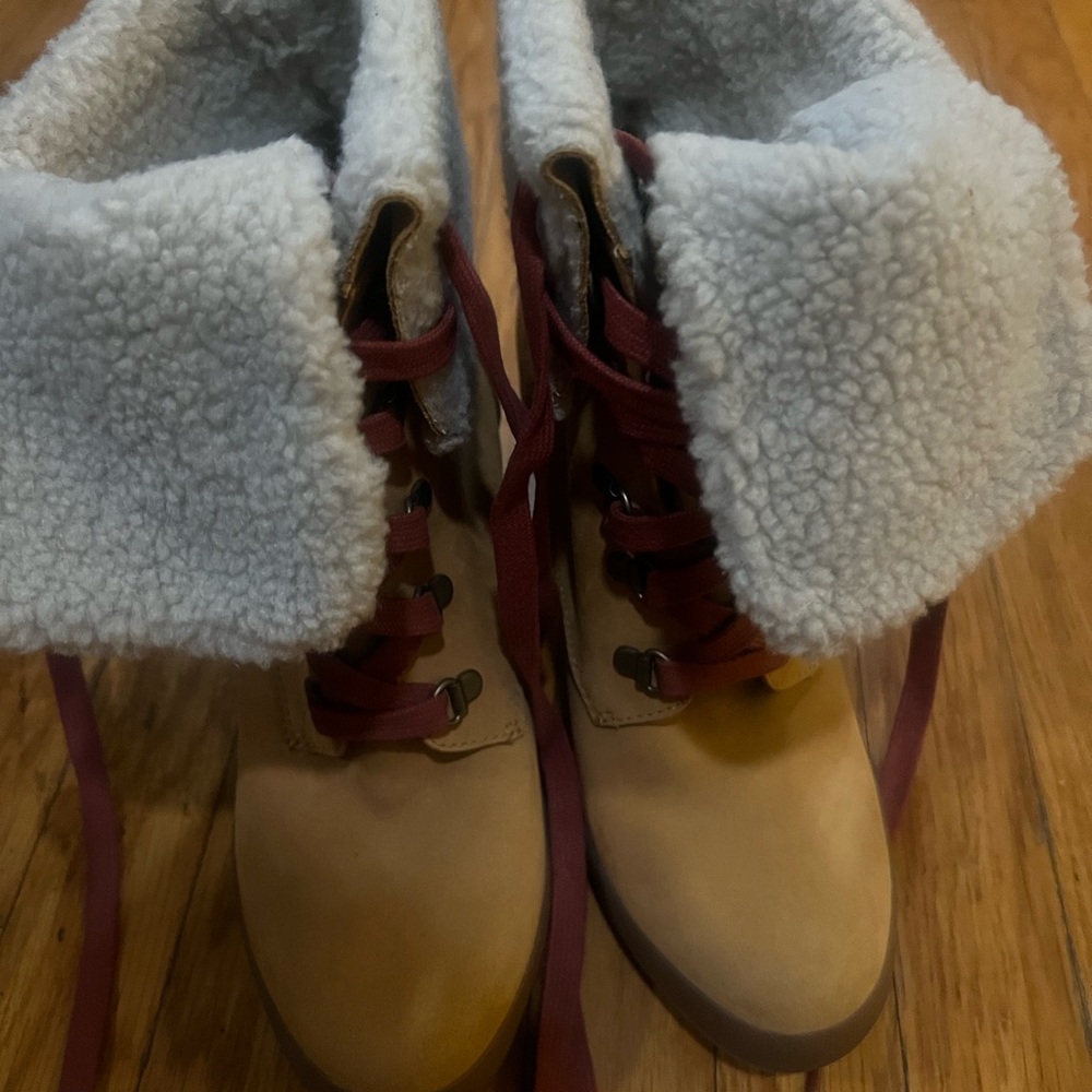 Timberland Tan Fold Down Boots with Red Laces